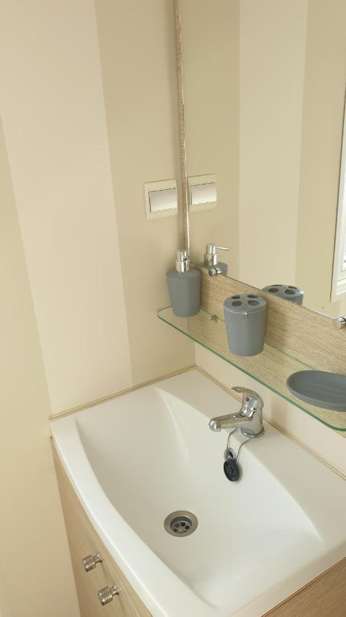 Sylvie Proprietaire Du Mobil-Home Saint-Pair-sur-Mer Exteriör bild